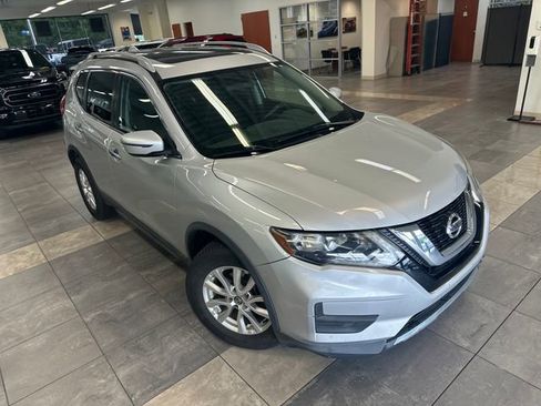 Used 2017 Nissan Rogue SV AWD/4WD image 8