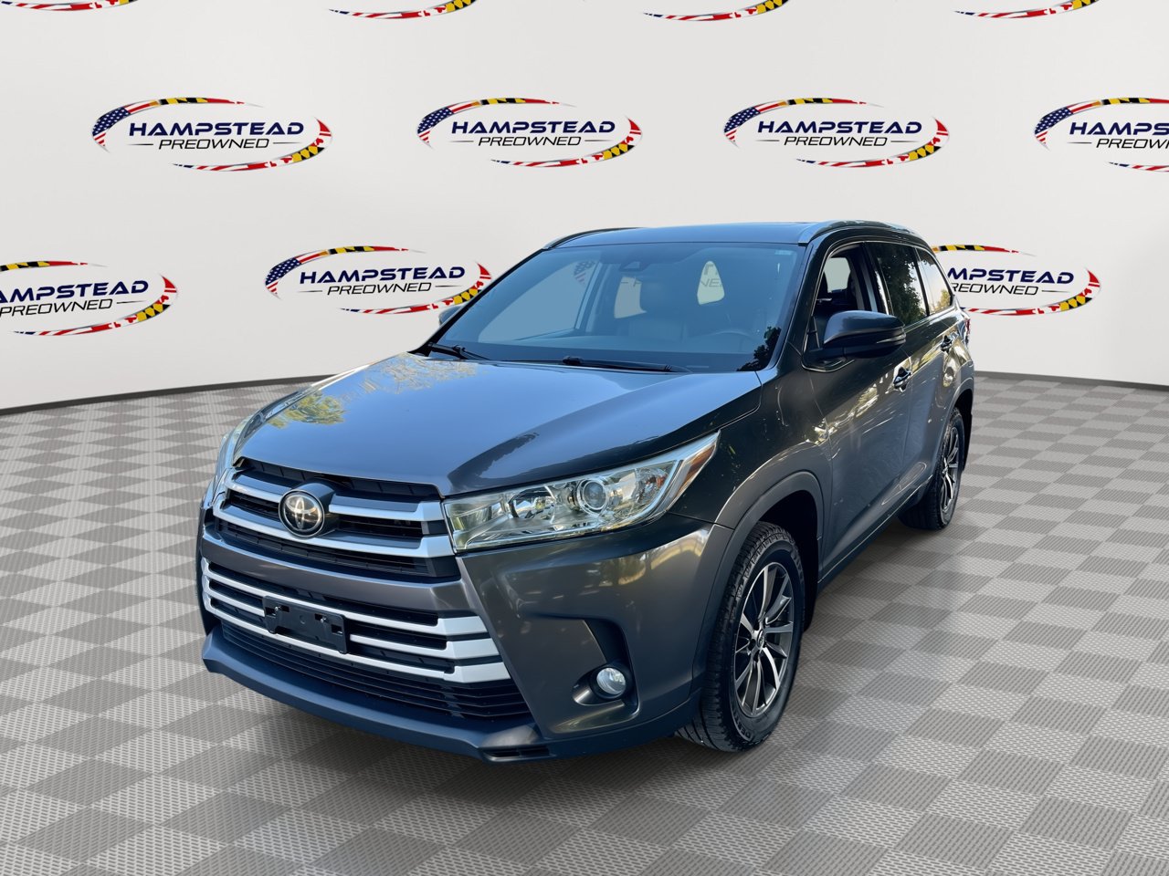 Used 2018 Toyota Highlander XLE AWD/4WD image 1