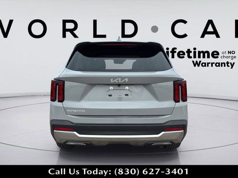 Certified 2025 Kia Sorento EX image 14