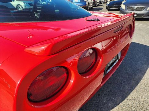 Used 2002 Chevrolet Corvette Coupe w/ Preferred Equipment Group2 image 32