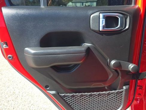 Used 2023 Jeep Gladiator Sport image 24