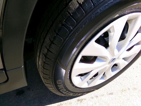 Used 2015 Nissan Rogue S AWD/4WD image 33