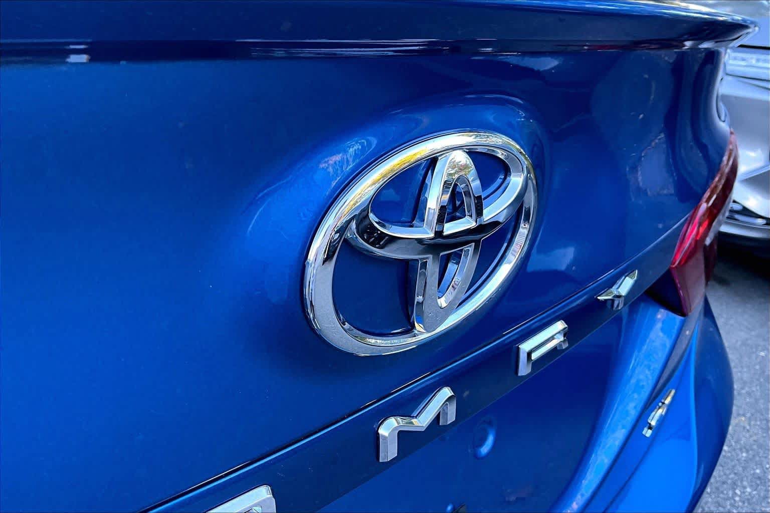 Used 2018 Toyota Camry SE FWD image 29