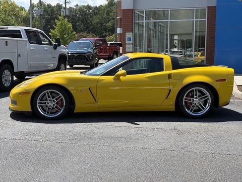 Used 2008 Chevrolet Corvette Z06 w/ Preferred Equipment Group RWD image 2