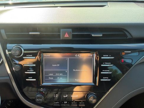 Used 2019 Toyota Camry SE w/ Carpet Mat Package FWD image 24
