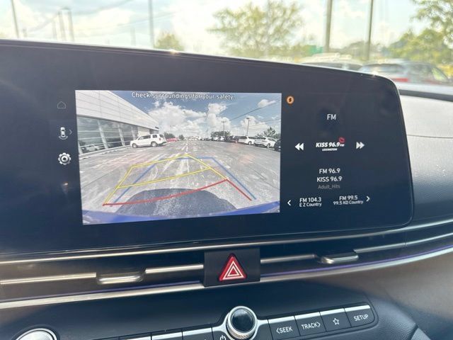 Used 2024 Hyundai Elantra SEL FWD image 4