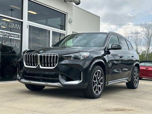 Certified 2025 BMW X1 xDrive28i AWD/4WD image 3