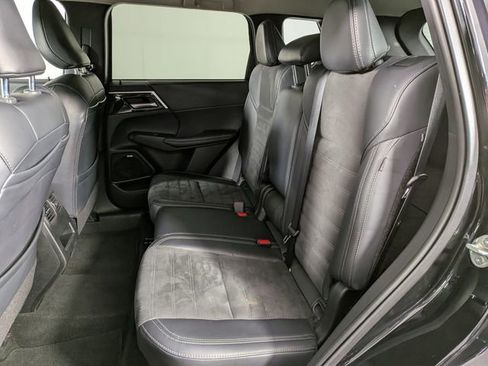 Used 2025 Mitsubishi Outlander SE AWD/4WD image 25
