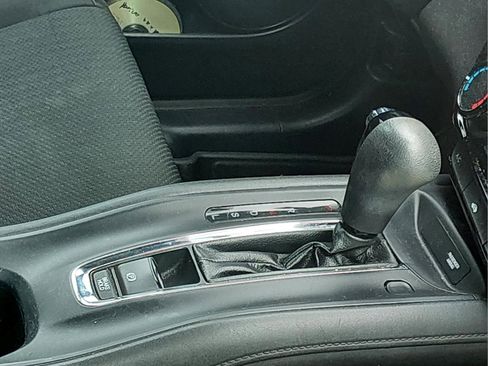 Used 2017 Honda HR-V LX image 16