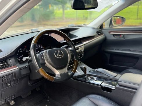 Used 2013 Lexus ES 350 w/ Luxury Pkg FWD image 10