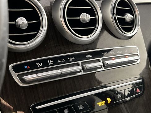 Used 2020 Mercedes-Benz GLC 300 4MATIC image 20