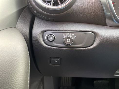 Used 2021 Chevrolet Blazer LT image 8