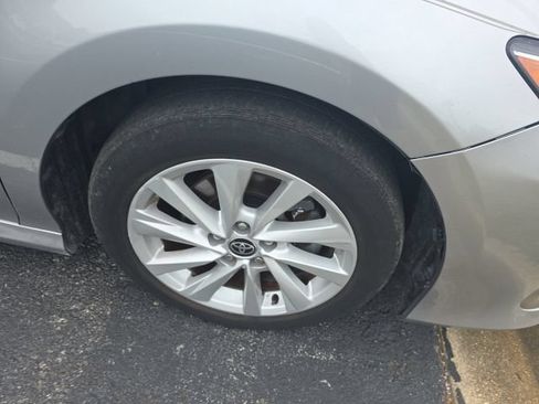 Used 2022 Toyota Camry LE FWD image 9