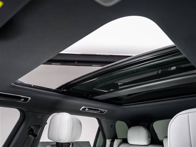 New 2027 Land Rover Range Rover Sport SE AWD/4WD image 13