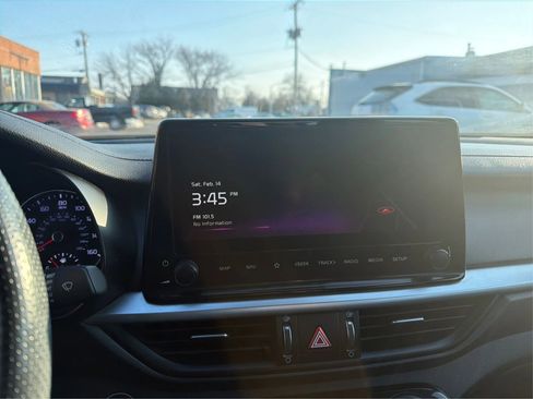 Used 2023 Kia Forte GT-Line image 15