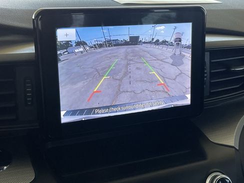 Used 2020 Ford Explorer XLT image 14