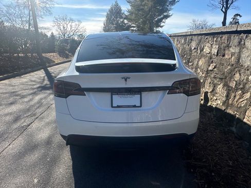 Used 2023 Tesla Model X image 11