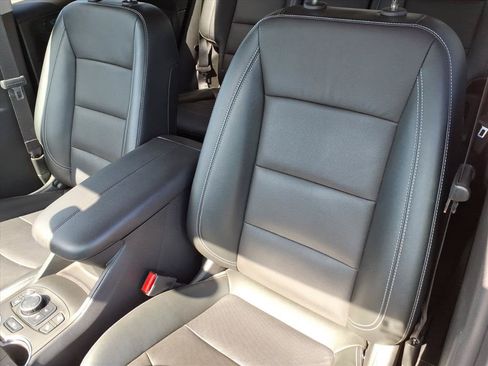 Used 2022 GMC Terrain SLT w/ Tech Package AWD/4WD image 18