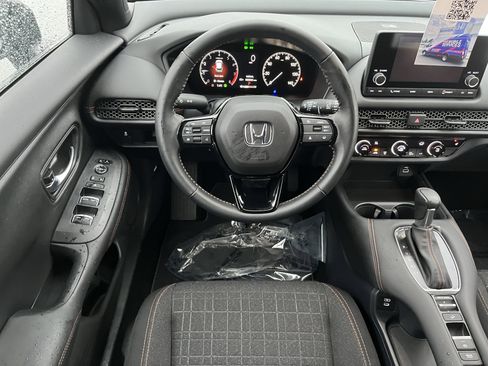 Certified 2025 Honda HR-V Sport image 12