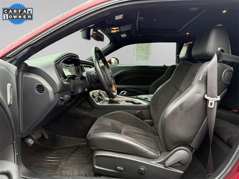 Used 2022 Dodge Challenger R/T w/ Plus Package image 10