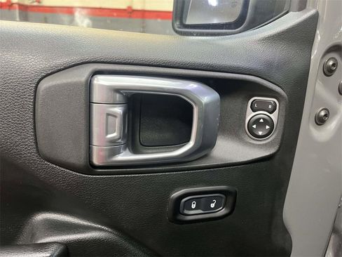 Used 2021 Jeep Wrangler Unlimited Sport image 16