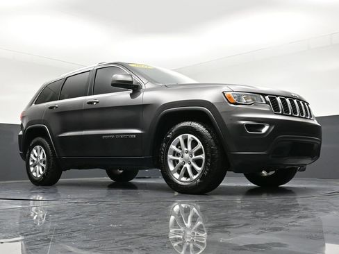 Used 2021 Jeep Grand Cherokee Laredo X image 30