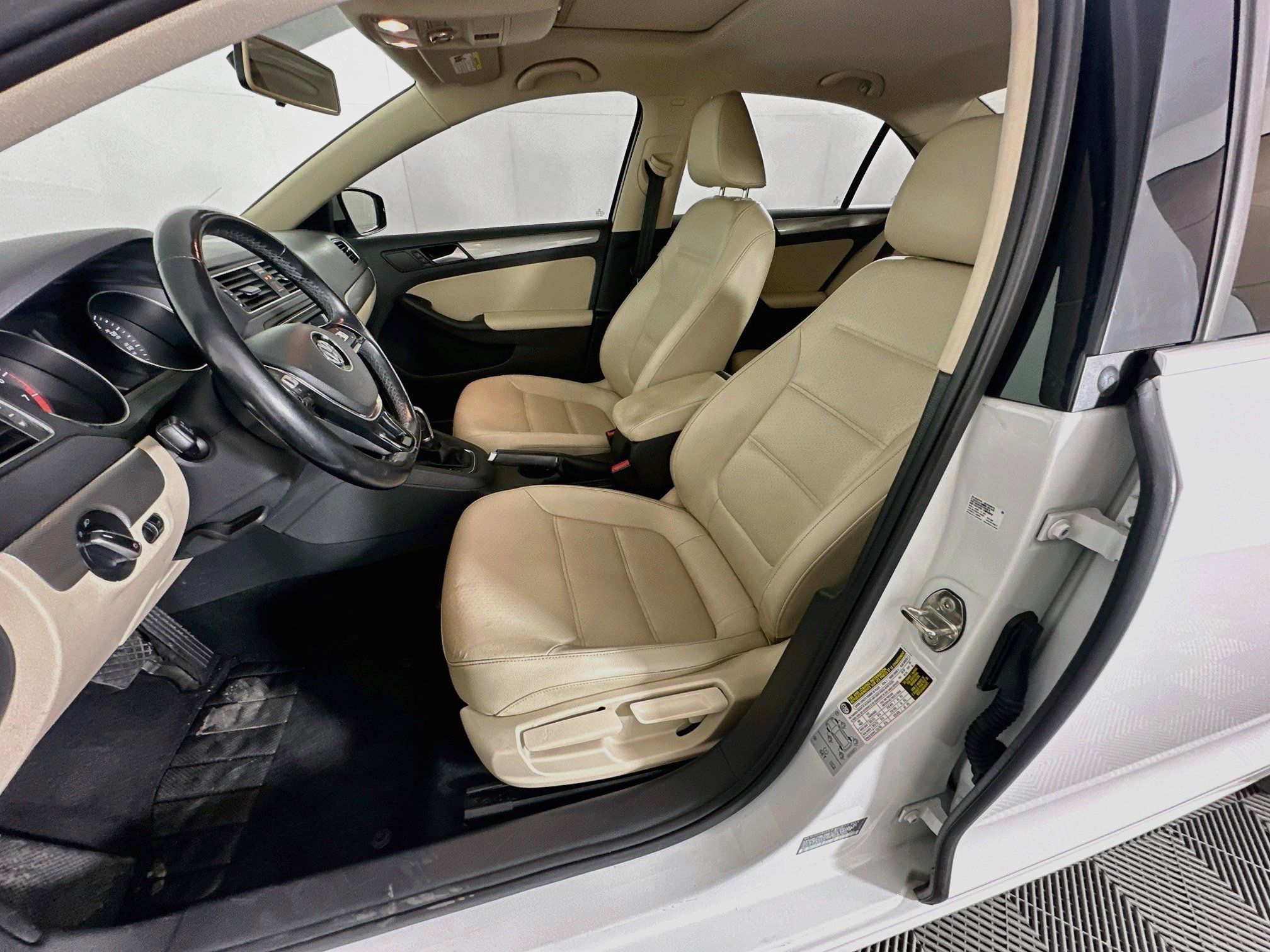 Used 2018 Volkswagen Jetta SE FWD image 13