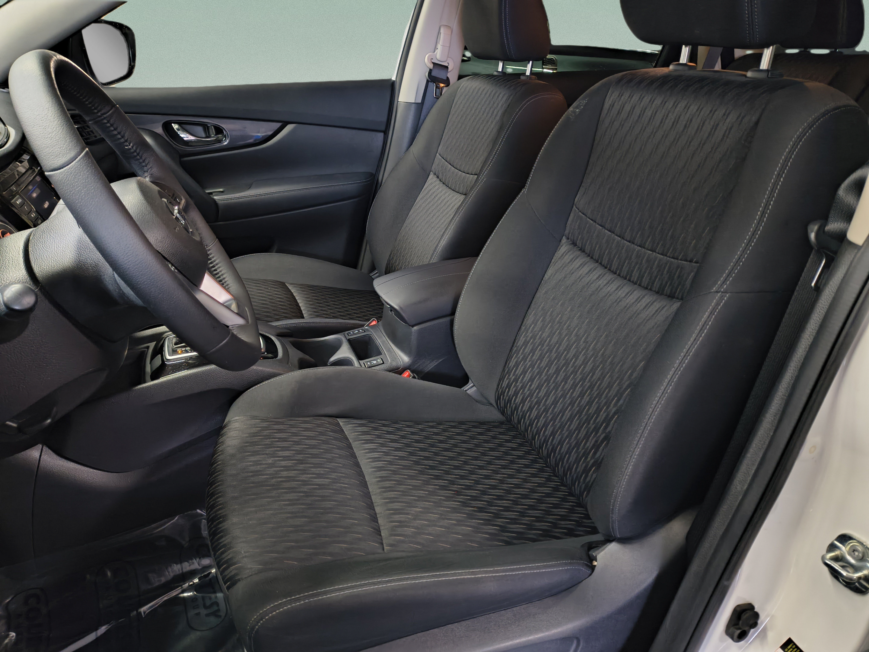 Certified 2020 Nissan Rogue SV FWD image 19
