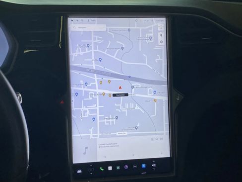 Used 2019 Tesla Model S Standard Range image 12