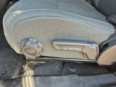 Used 2024 Jeep Wrangler Unlimited Sport AWD/4WD image 13
