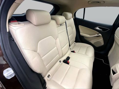 Used 2015 Mercedes-Benz GLA 250 4MATIC image 21