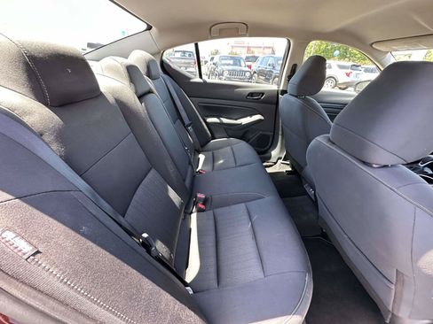 Used 2024 Nissan Altima 2.5 SV FWD image 24