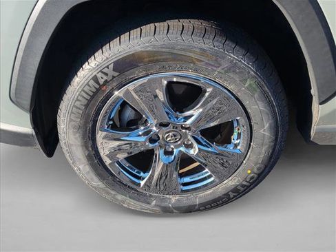 Used 2020 Toyota RAV4 XLE image 26