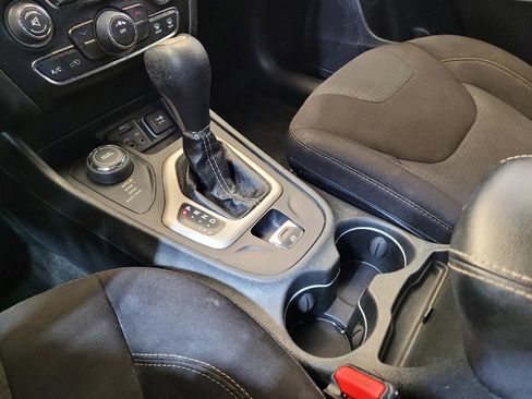 Used 2016 Jeep Cherokee Latitude w/ Cold Weather Group image 26