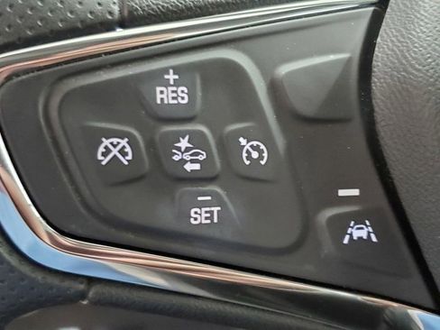 Used 2021 Chevrolet Equinox LT FWD image 30