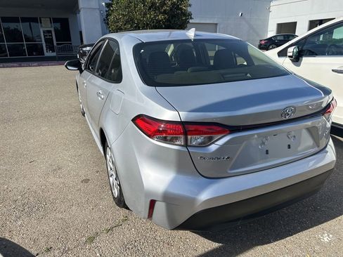Used 2024 Toyota Corolla LE FWD image 4