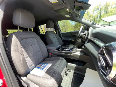 Certified 2026 Chevrolet Equinox LT AWD/4WD image 12