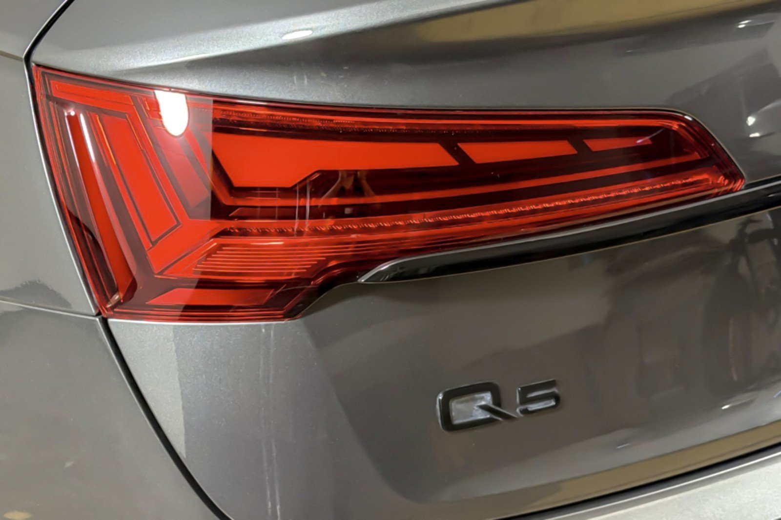 Used 2024 Audi Q5 2.0T Premium Plus w/ Premium Plus Package AWD/4WD image 25