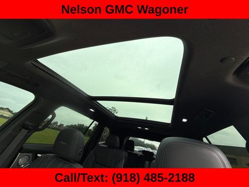 Used 2025 Buick Enclave Avenir w/ Super Cruise Package FWD image 12