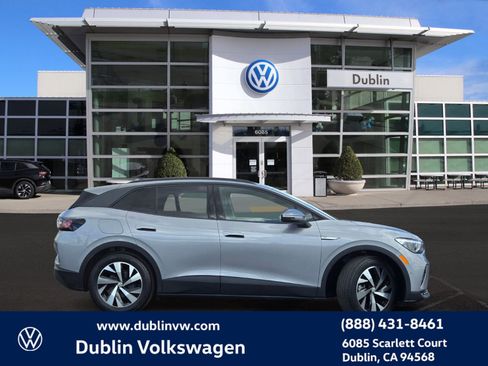 Certified 2023 Volkswagen ID.4 Pro image 3