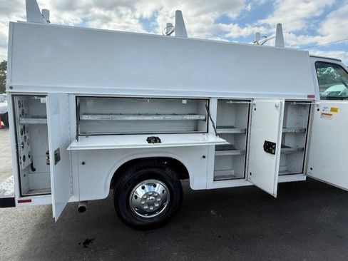 Used 2013 Ford E-350 and Econoline 350 Super Duty w/ Class I Trailer Tow Pkg image 11