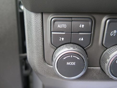 Used 2024 Chevrolet Tahoe Premier AWD/4WD image 13