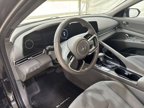 Used 2023 Hyundai Elantra SEL w/ Convenience Package FWD image 10