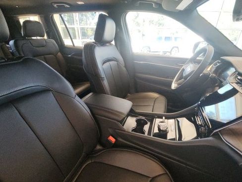 New 2025 Jeep Grand Cherokee L Limited w/ Luxury Tech Group II image 23