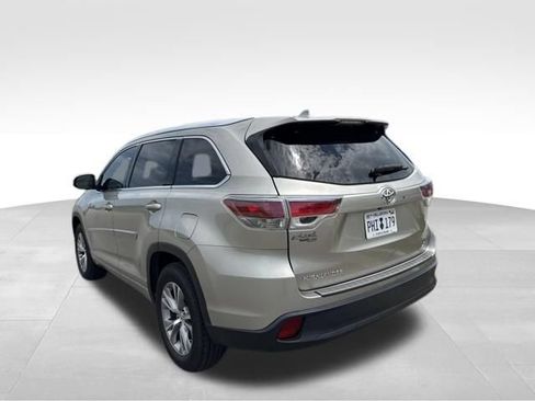 Used 2015 Toyota Highlander XLE FWD image 5