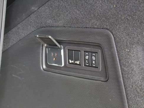 Used 2023 Cadillac Escalade Premium Luxury Platinum AWD/4WD image 6