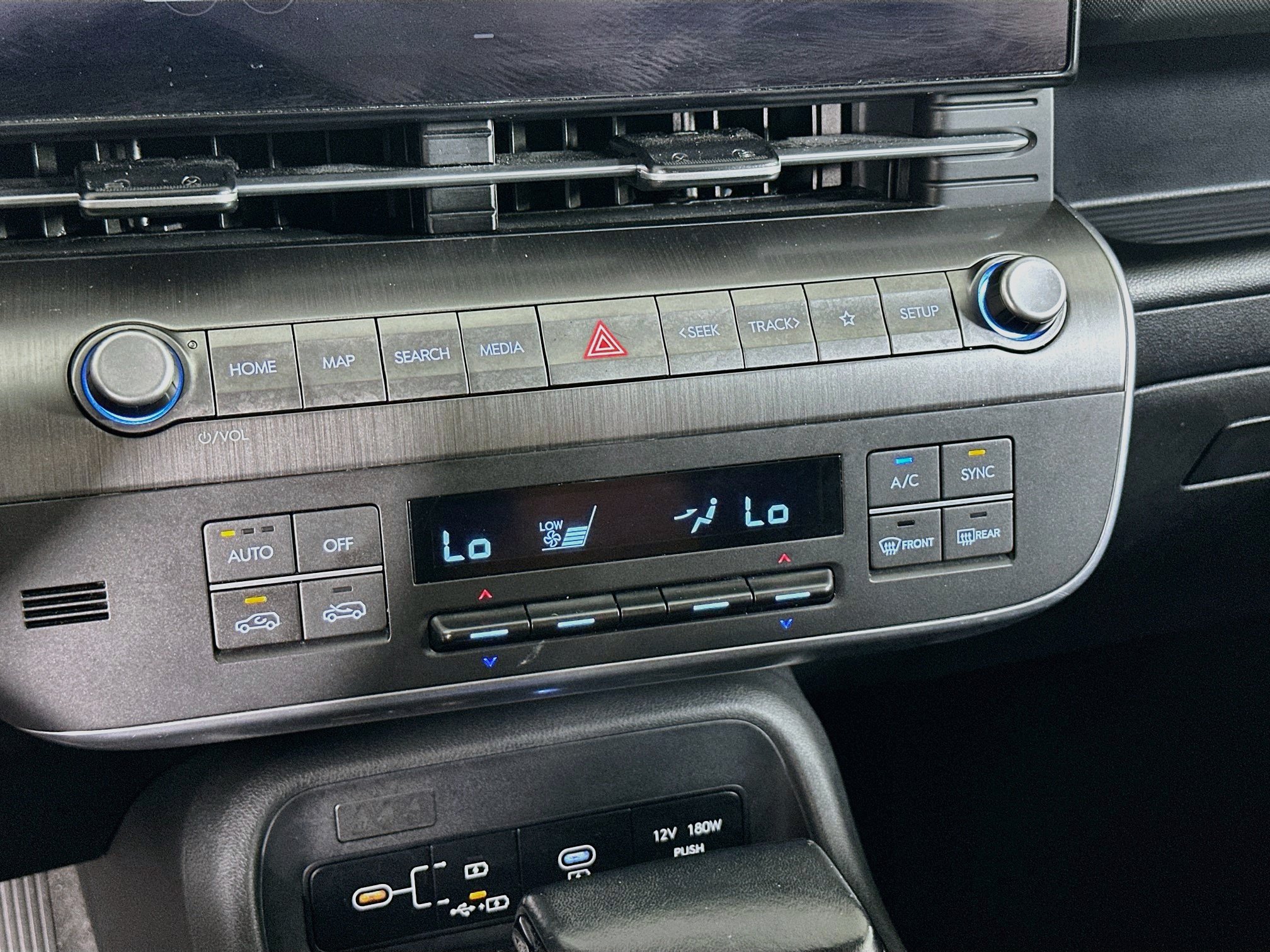 Used 2025 Hyundai Kona SEL FWD image 24