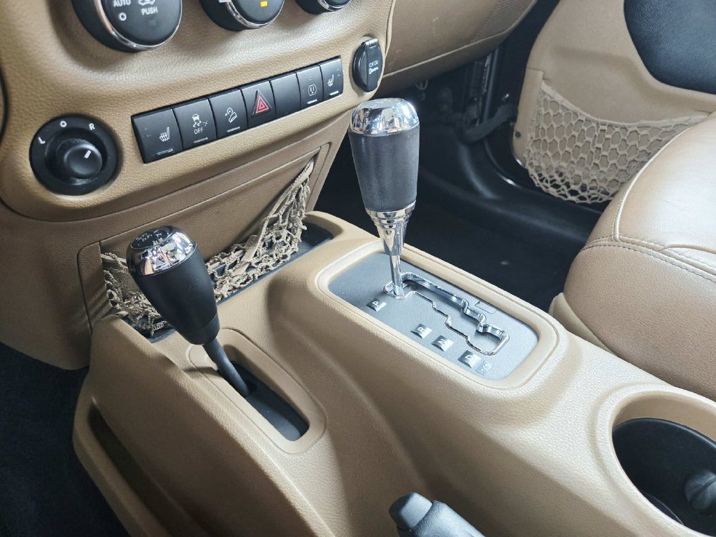Used 2013 Jeep Wrangler Unlimited Sahara w/ Dual Top Group AWD/4WD image 34
