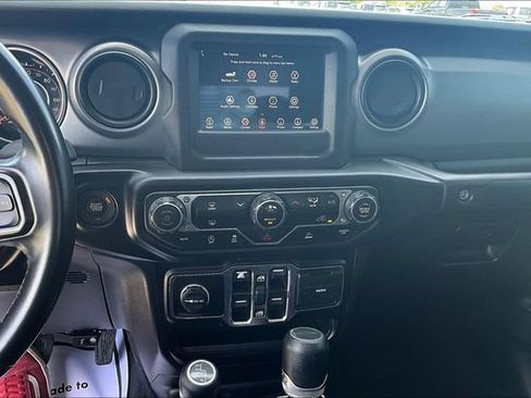 Used 2022 Jeep Gladiator Sport AWD/4WD image 16