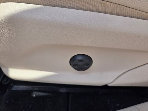 Used 2021 Mercedes-Benz GLC 300 image 5